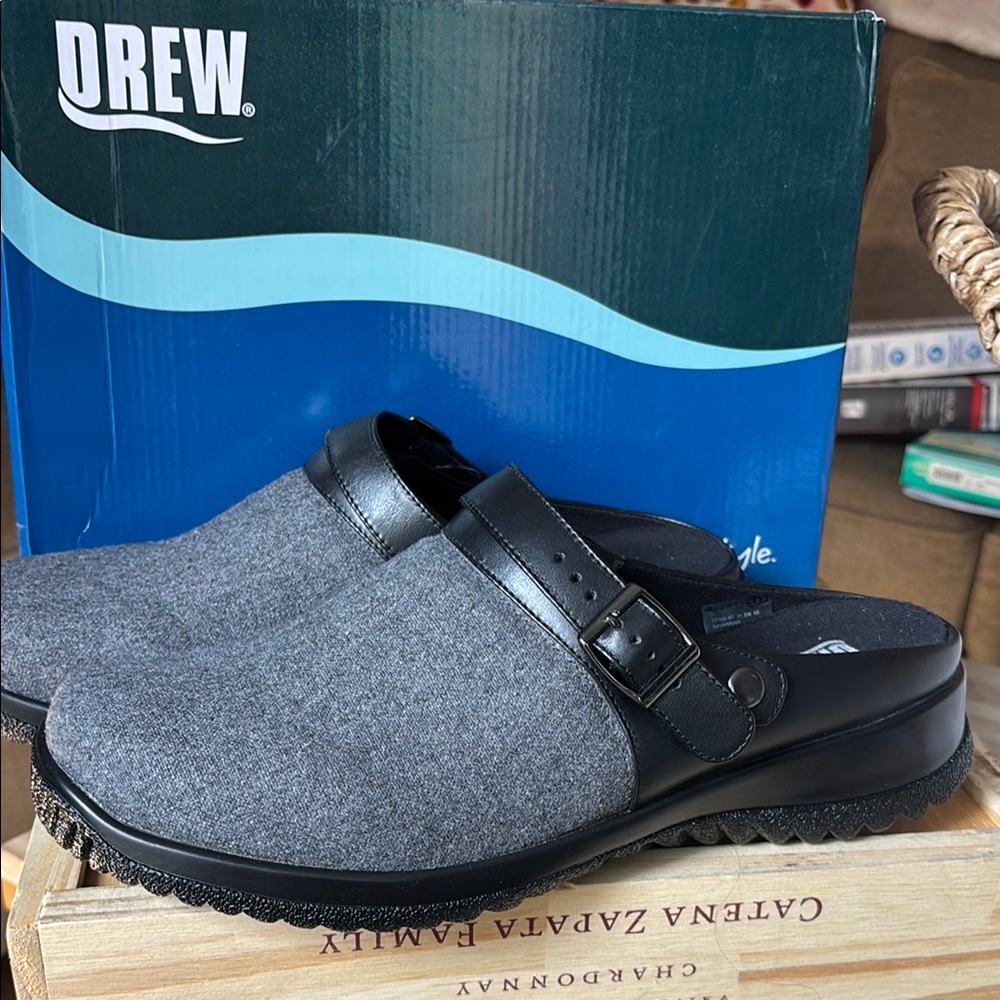 Savannah by DREW Gray and Black sling back clogs size 11.5 medium NEW